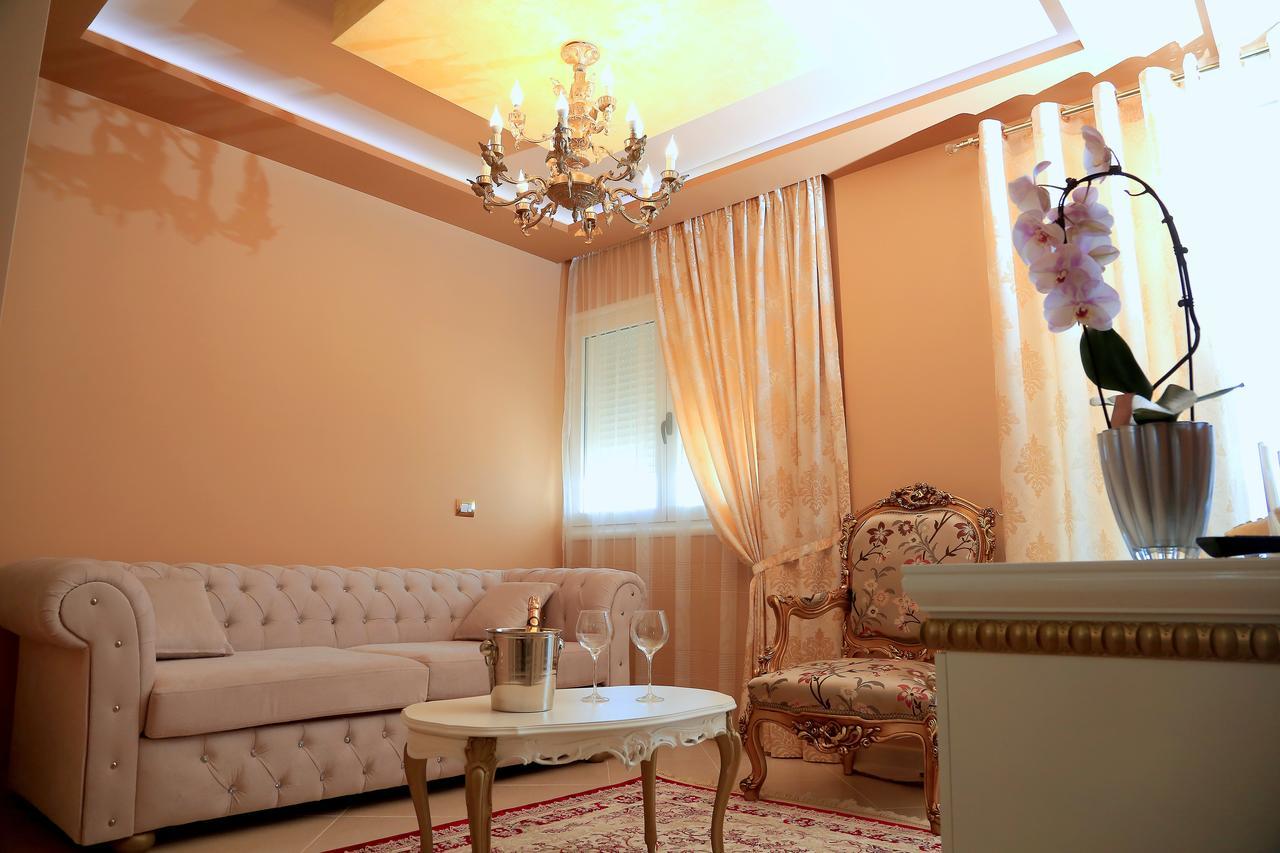 Nomelia Residence B&B Vlorë Esterno foto
