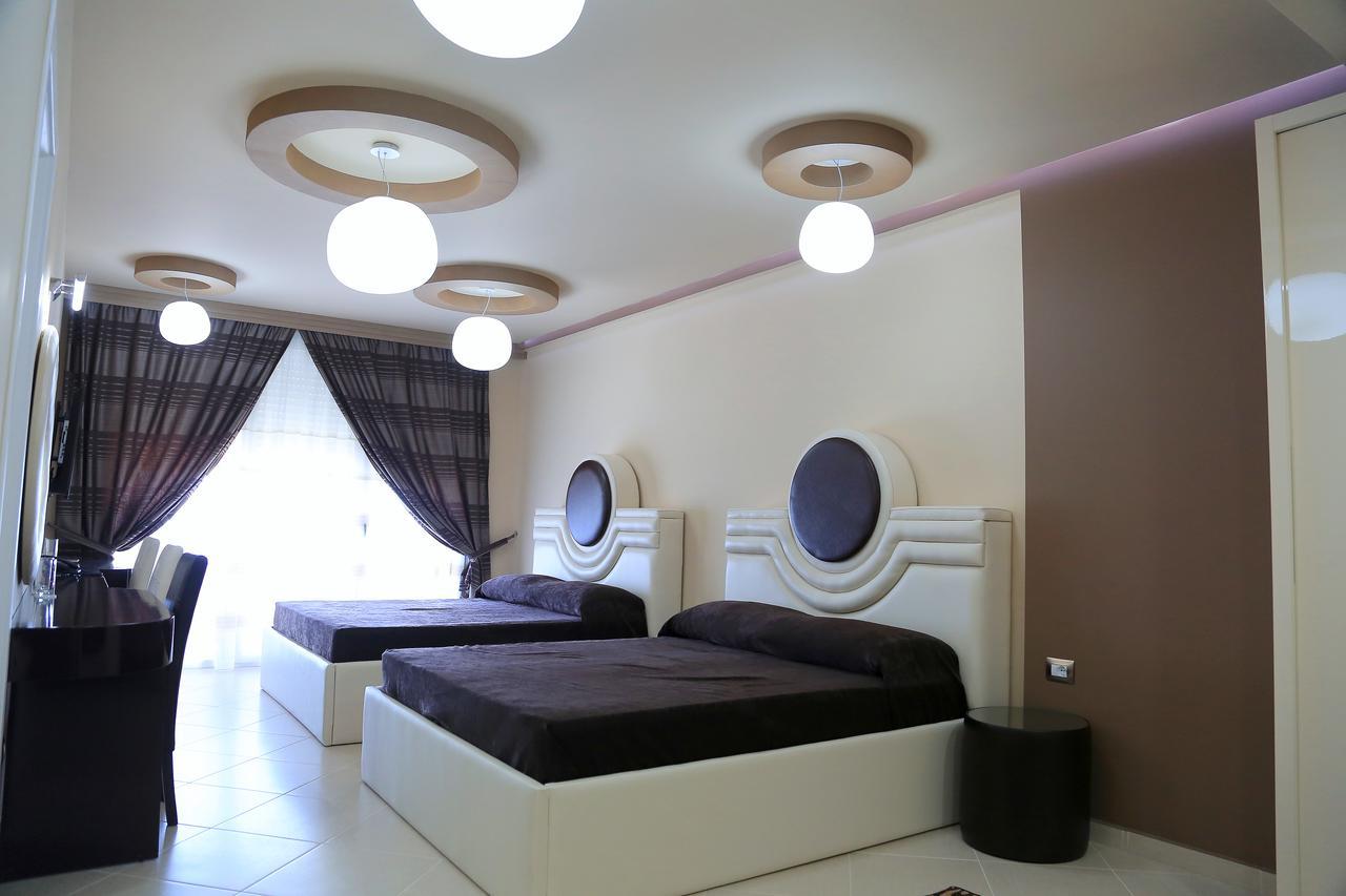 Nomelia Residence B&B Vlorë Esterno foto