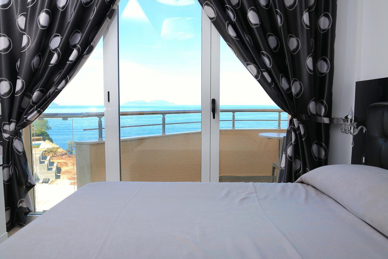 Nomelia Residence B&B Vlorë Esterno foto