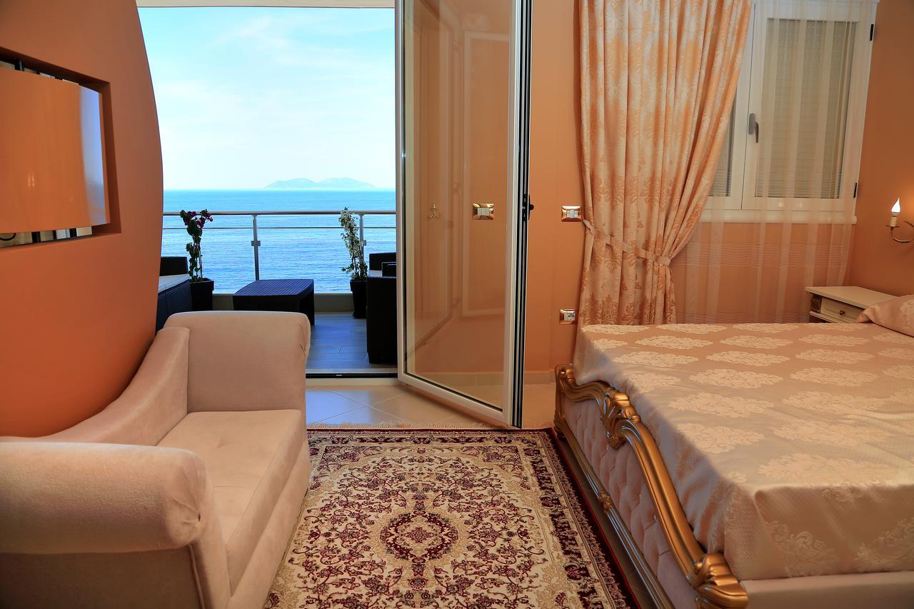 Nomelia Residence B&B Vlorë Esterno foto