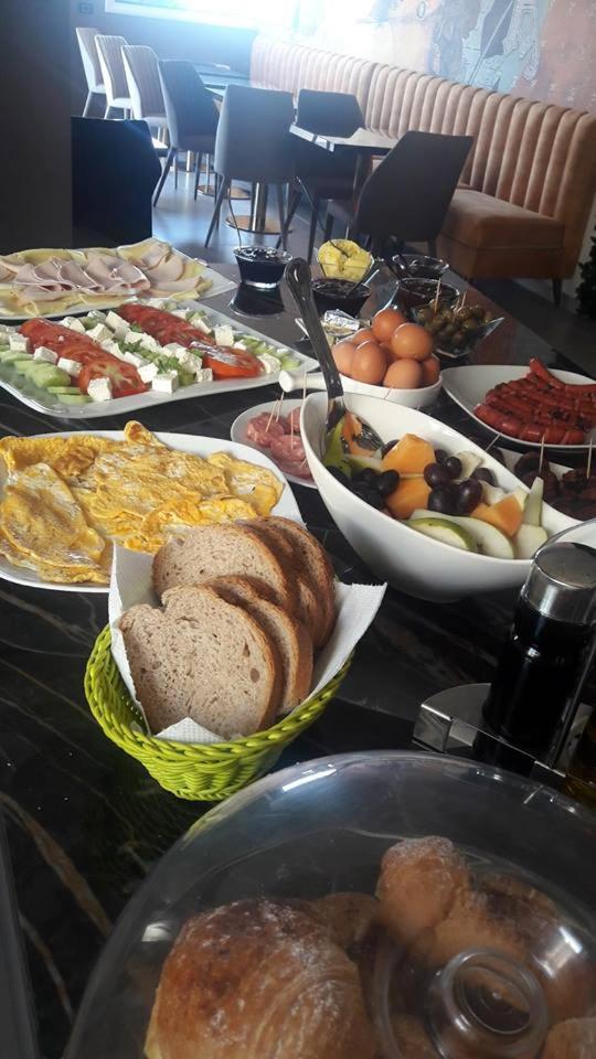 Nomelia Residence B&B Vlorë Esterno foto